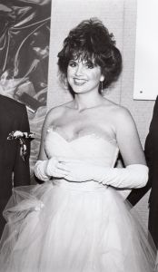 Linda Ronstadt 1984, NJ 1.jpg